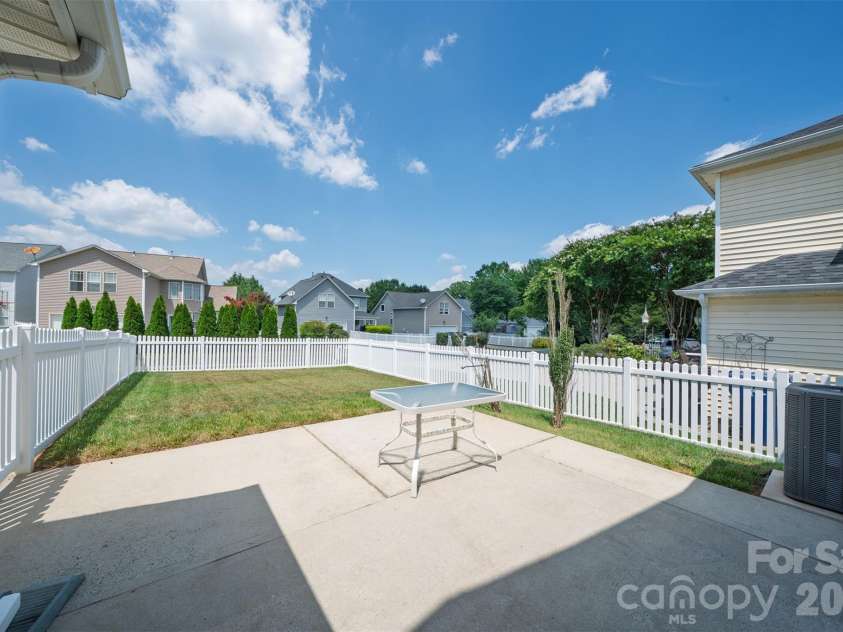 15718 Seafield Lane, Huntersville, NC 28078.  MLS# CAR4392142, YatesRealty ID 35539. 