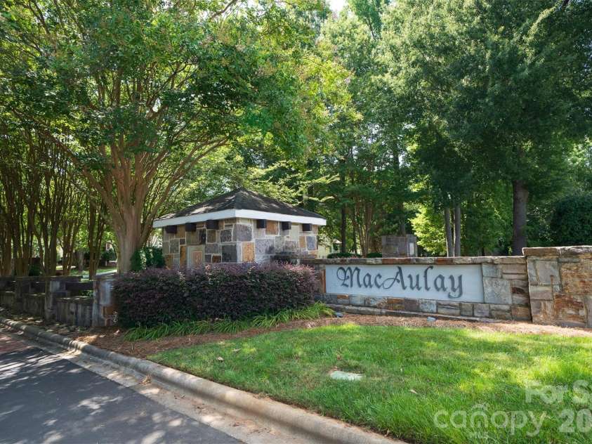 15718 Seafield Lane, Huntersville, NC 28078.  MLS# CAR4392142, YatesRealty ID 35539. 