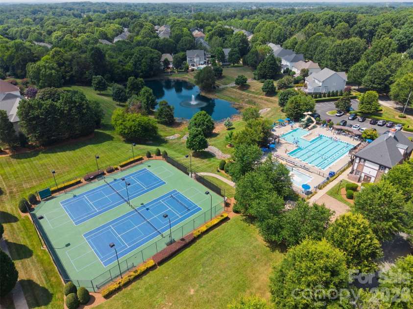 15718 Seafield Lane, Huntersville, NC 28078.  MLS# CAR4392142, YatesRealty ID 35539. Community amenities