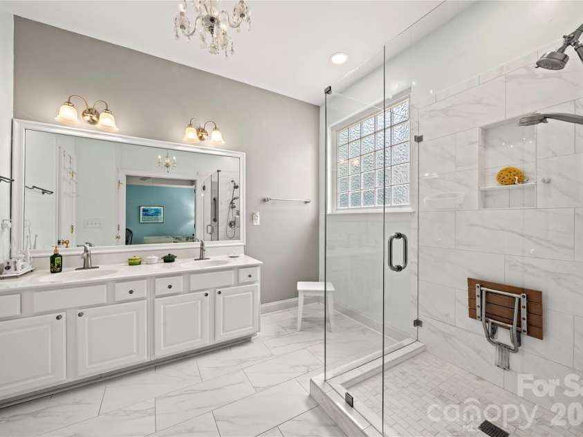 15718 Seafield Lane, Huntersville, NC 28078.  MLS# CAR4392142, YatesRealty ID 35539. Primary bath