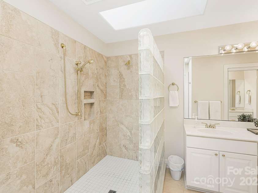 36 Marigold Court, Waynesville, NC 28786.  MLS# CAR4241313, YatesRealty ID 3554. Primary shower