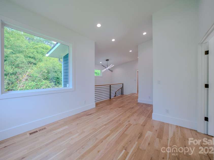 133 Grove Street, Asheville, NC 28801.  MLS# CAR4286313, YatesRealty ID 35540. Second Floor Loft/Office