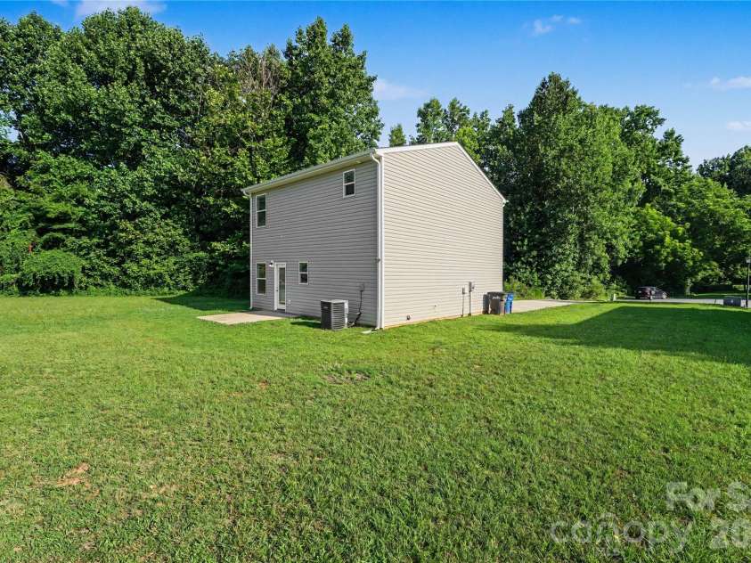 213 Wolf Creek Lane, Statesville, NC 28625.  MLS# CAR4399985, YatesRealty ID 35540. 