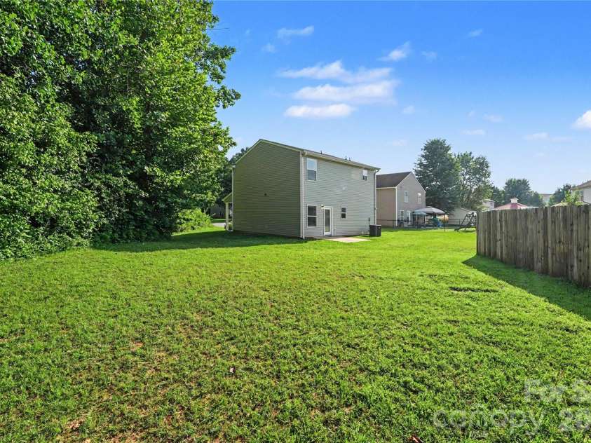 213 Wolf Creek Lane, Statesville, NC 28625.  MLS# CAR4399985, YatesRealty ID 35540. 