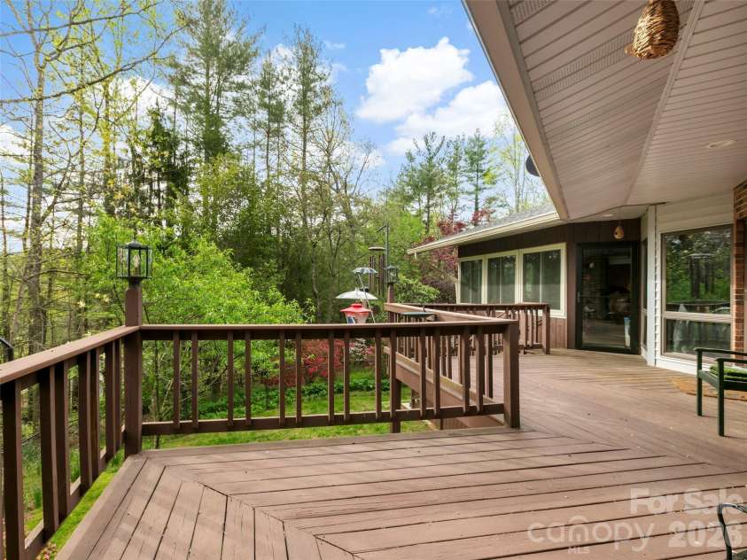 37 Hamilton Drive, Hendersonville, NC 28739.  MLS# CAR4372073, YatesRealty ID 35541. 