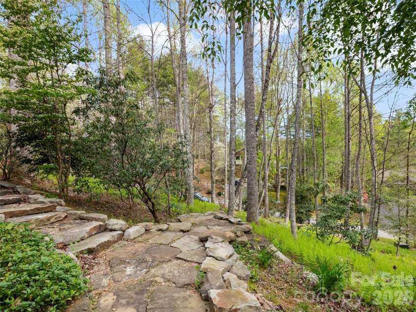 37 Hamilton Drive, Hendersonville, NC 28739.  MLS# CAR4372073, YatesRealty ID 35541. 