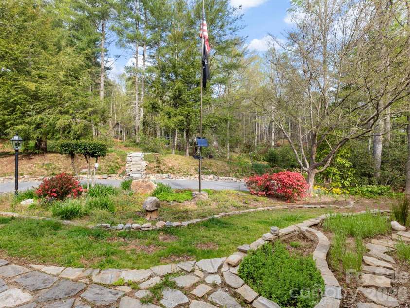 37 Hamilton Drive, Hendersonville, NC 28739.  MLS# CAR4372073, YatesRealty ID 35541. 