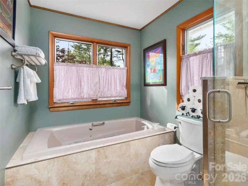 37 Hamilton Drive, Hendersonville, NC 28739.  MLS# CAR4372073, YatesRealty ID 35541. 