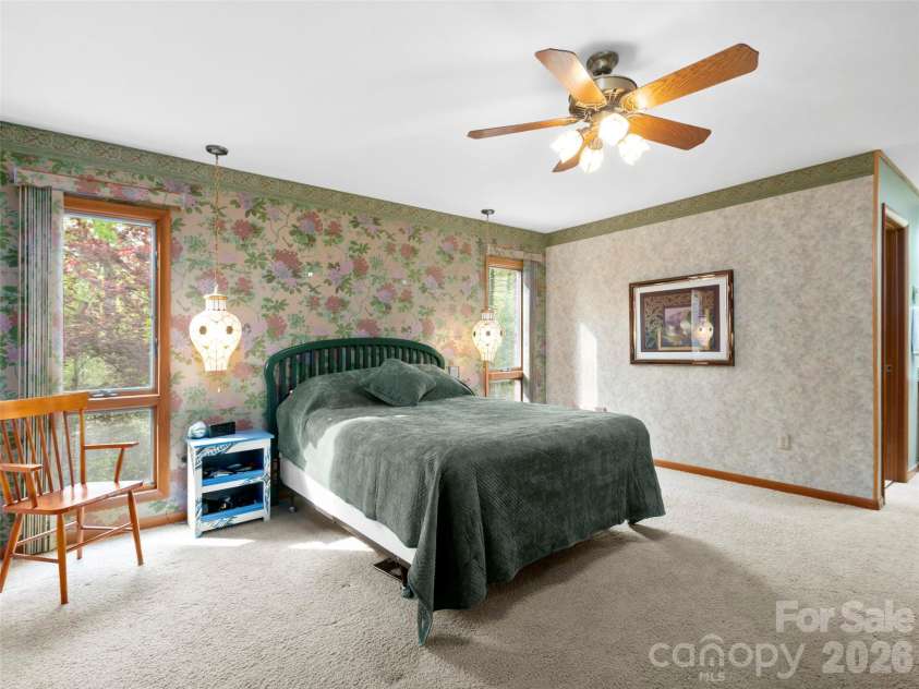 37 Hamilton Drive, Hendersonville, NC 28739.  MLS# CAR4372073, YatesRealty ID 35541. 