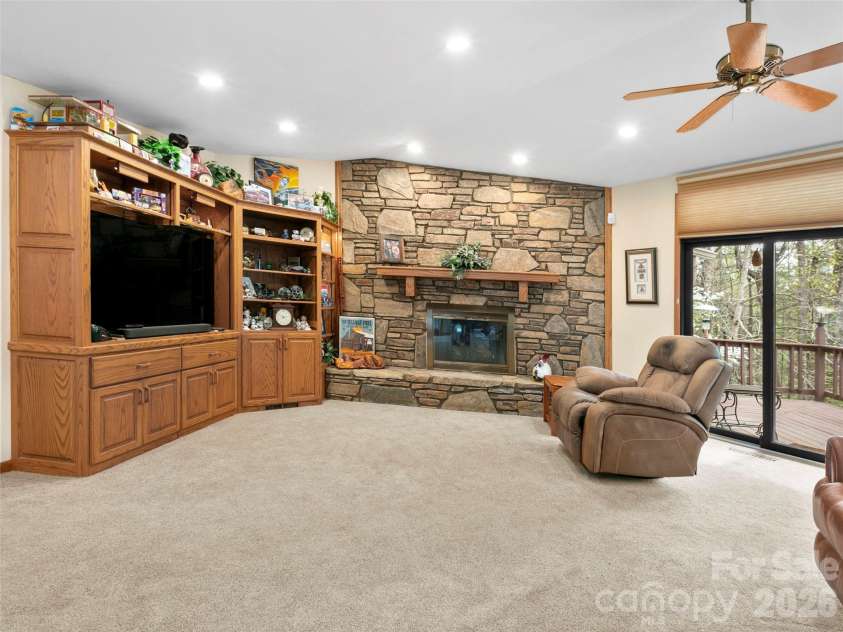 37 Hamilton Drive, Hendersonville, NC 28739.  MLS# CAR4372073, YatesRealty ID 35541. 