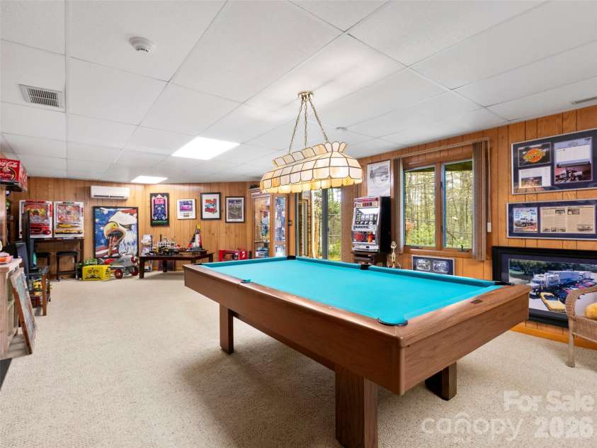 37 Hamilton Drive, Hendersonville, NC 28739.  MLS# CAR4372073, YatesRealty ID 35541. 