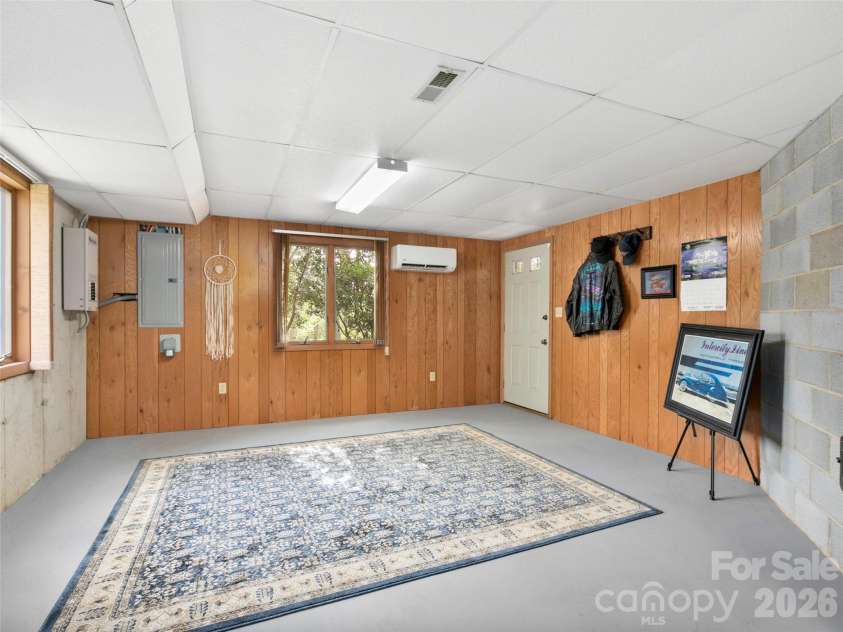 37 Hamilton Drive, Hendersonville, NC 28739.  MLS# CAR4372073, YatesRealty ID 35541. 