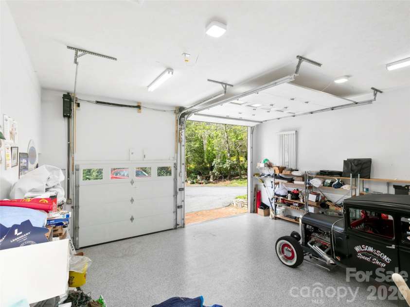 37 Hamilton Drive, Hendersonville, NC 28739.  MLS# CAR4372073, YatesRealty ID 35541. 