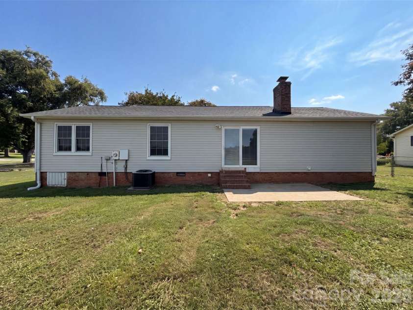 507 Texas Trail, Dallas, NC 28034.  MLS# CAR4401024, YatesRealty ID 35543. 