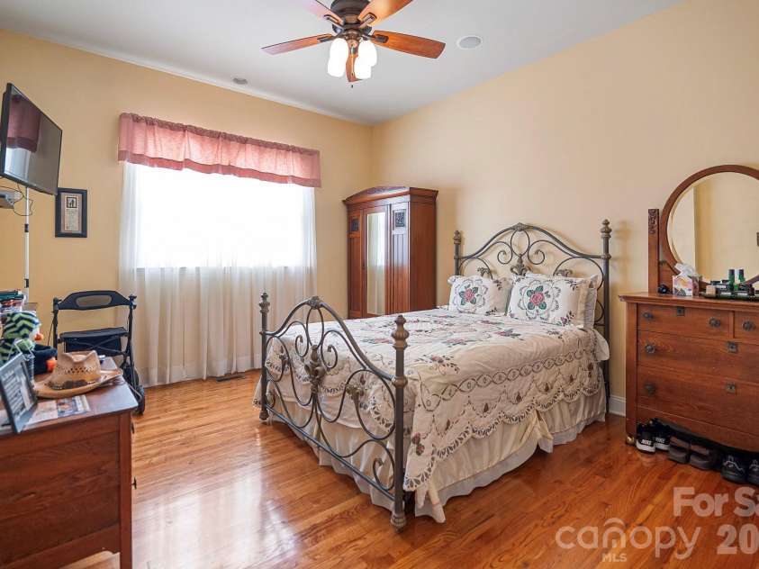 10108 Squires Way, Cornelius, NC 28031.  MLS# CAR4395333, YatesRealty ID 35544. 
