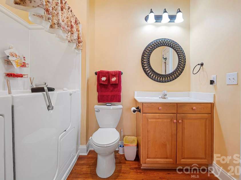 10108 Squires Way, Cornelius, NC 28031.  MLS# CAR4395333, YatesRealty ID 35544. 