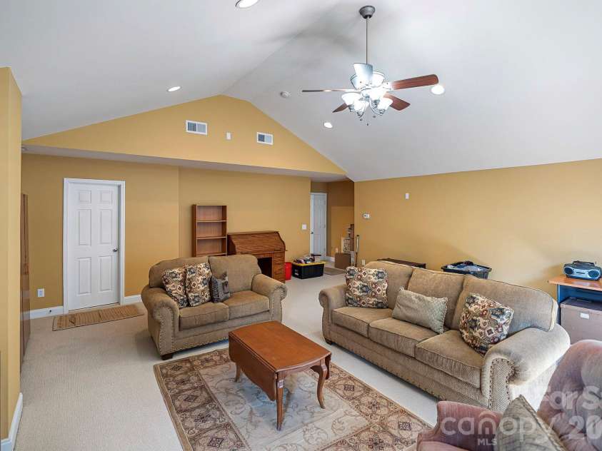 10108 Squires Way, Cornelius, NC 28031.  MLS# CAR4395333, YatesRealty ID 35544. 
