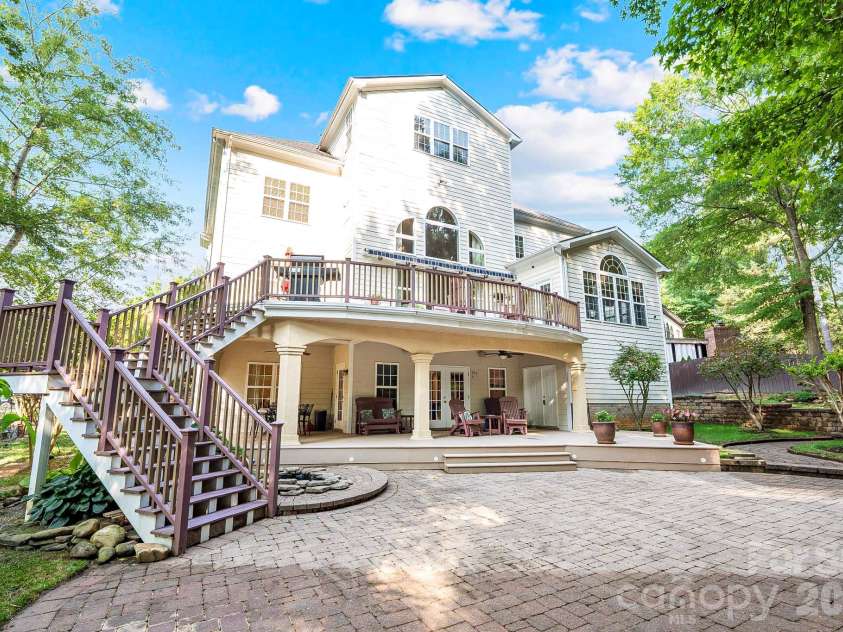 10108 Squires Way, Cornelius, NC 28031.  MLS# CAR4395333, YatesRealty ID 35544. 