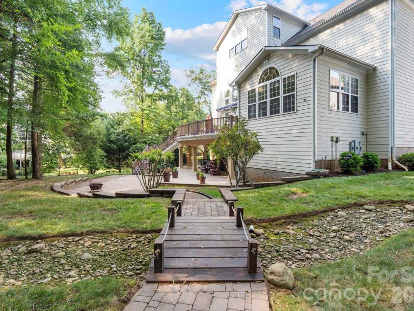 10108 Squires Way, Cornelius, NC 28031.  MLS# CAR4395333, YatesRealty ID 35544. 