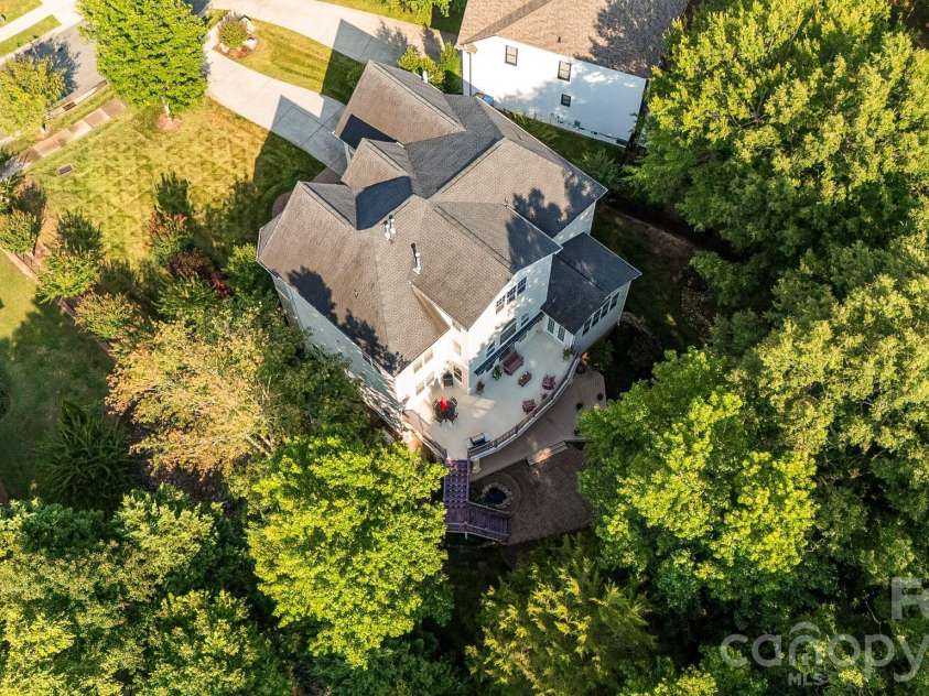 10108 Squires Way, Cornelius, NC 28031.  MLS# CAR4395333, YatesRealty ID 35544. 