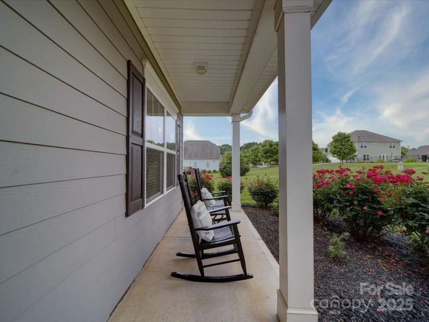 114 Sierra Chase Drive, Statesville, NC 28677.  MLS# CAR4259451, YatesRealty ID 35544. 