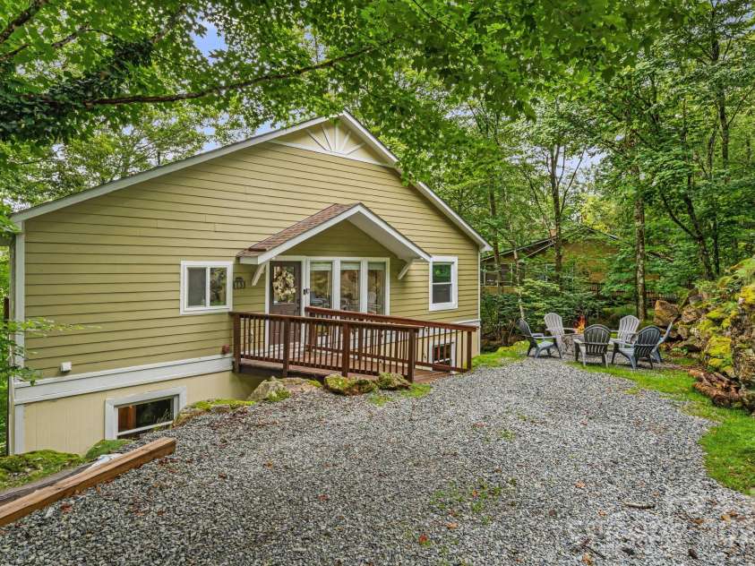 103 Maple Lane, Beech Mountain, NC 28604.  MLS# CAR4284686, YatesRealty ID 35546. Property Grounds