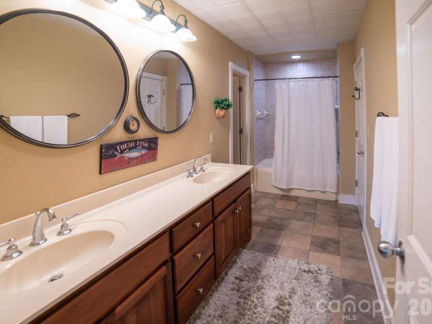 1513 Brentwood Place, Morganton, NC 28655.  MLS# CAR4307275, YatesRealty ID 35546. Secondary Bath on lower level.