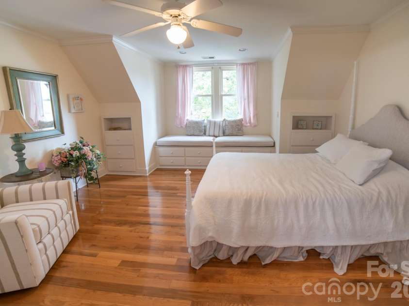 1513 Brentwood Place, Morganton, NC 28655.  MLS# CAR4307275, YatesRealty ID 35546. Secondary Bedroom on upper level