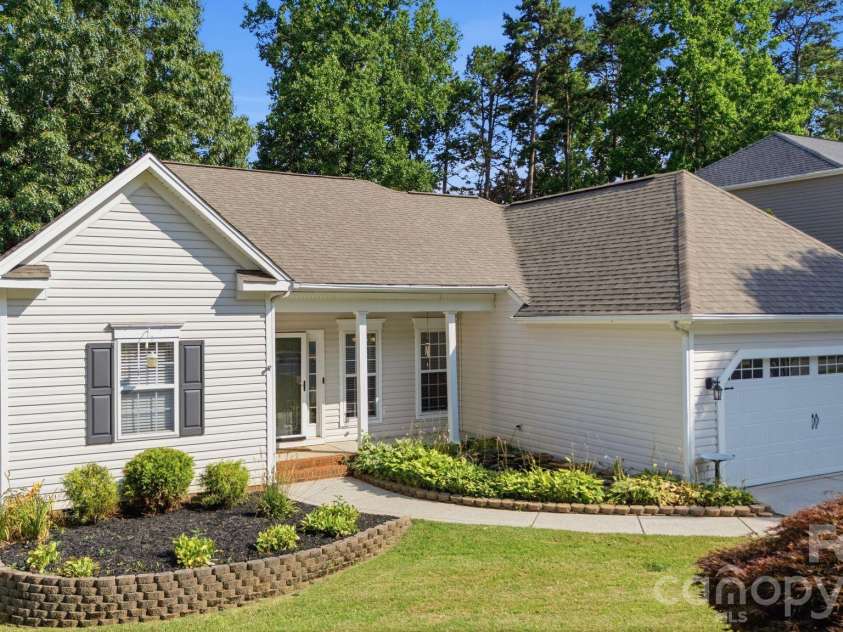 147 Broken Pine Lane, Mooresville, NC 28117.  MLS# CAR4397181, YatesRealty ID 35548. 