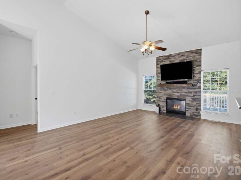 147 Broken Pine Lane, Mooresville, NC 28117.  MLS# CAR4397181, YatesRealty ID 35548. 