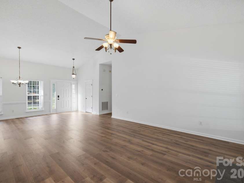 147 Broken Pine Lane, Mooresville, NC 28117.  MLS# CAR4397181, YatesRealty ID 35548. 