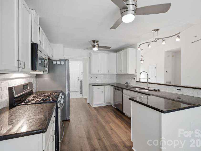 147 Broken Pine Lane, Mooresville, NC 28117.  MLS# CAR4397181, YatesRealty ID 35548. 