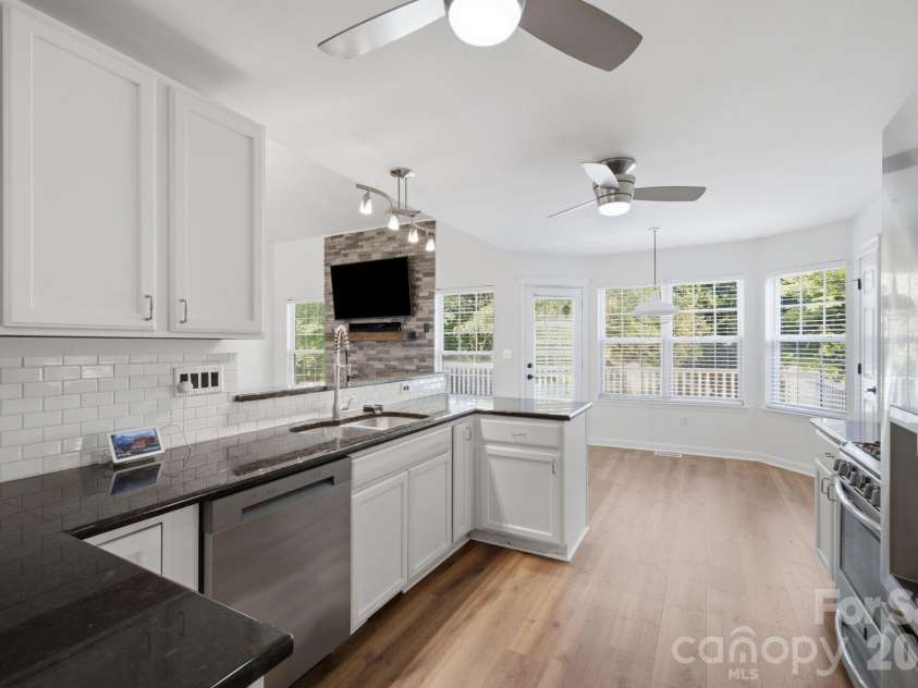 147 Broken Pine Lane, Mooresville, NC 28117.  MLS# CAR4397181, YatesRealty ID 35548. 