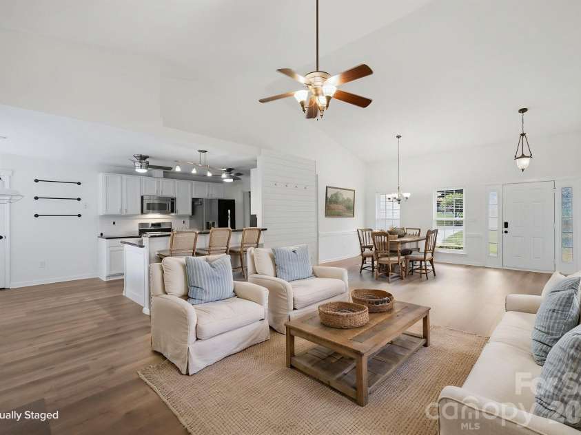 147 Broken Pine Lane, Mooresville, NC 28117.  MLS# CAR4397181, YatesRealty ID 35548. 