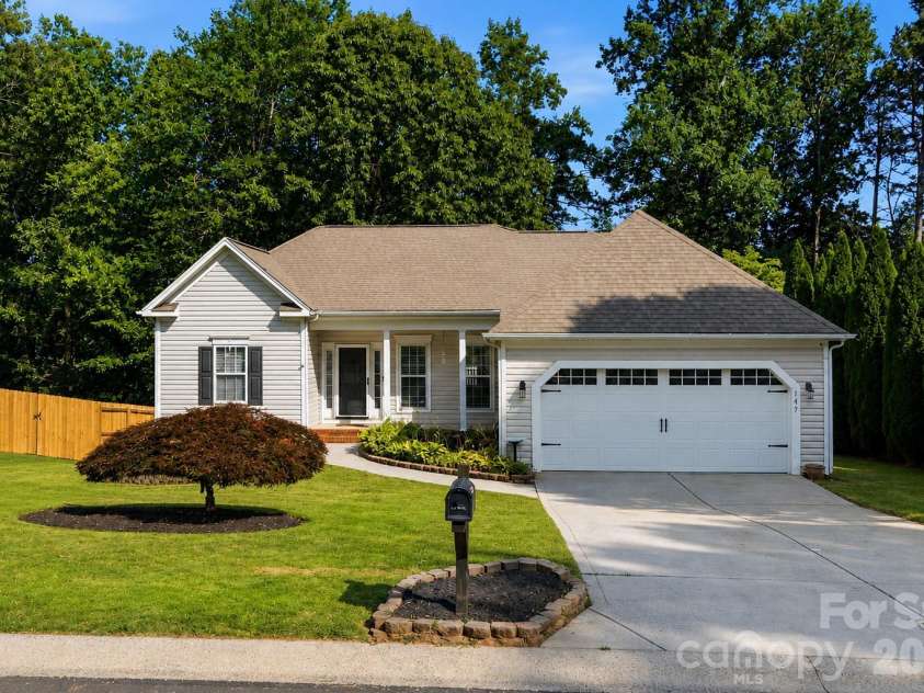 147 Broken Pine Lane, Mooresville, NC 28117.  MLS# CAR4397181, YatesRealty ID 35548. 