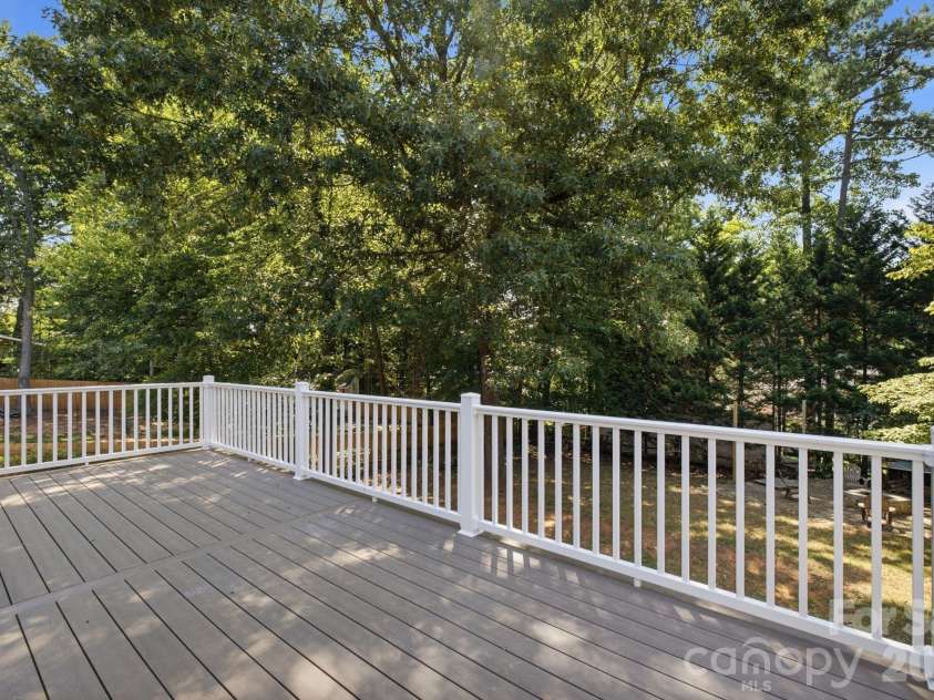147 Broken Pine Lane, Mooresville, NC 28117.  MLS# CAR4397181, YatesRealty ID 35548. 