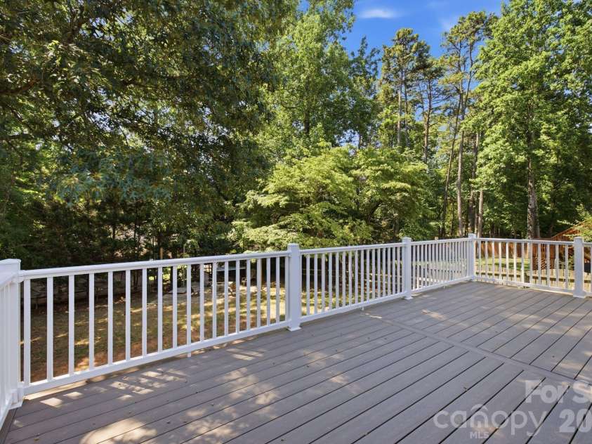 147 Broken Pine Lane, Mooresville, NC 28117.  MLS# CAR4397181, YatesRealty ID 35548. 