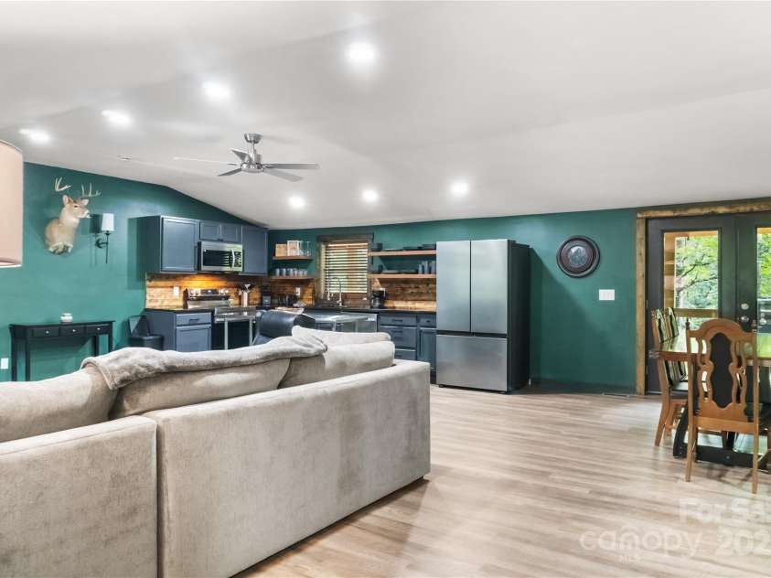 314 McDonald Road, Franklin, NC 28734.  MLS# CAR4297317, YatesRealty ID 35548. 