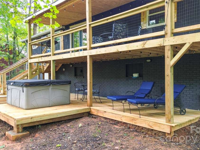 314 McDonald Road, Franklin, NC 28734.  MLS# CAR4297317, YatesRealty ID 35548. 