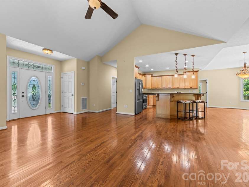 435 Stepping Stone Lane, Waynesville, NC 28786.  MLS# CAR4399751, YatesRealty ID 35549. 