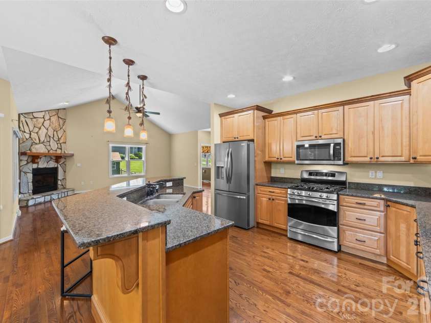 435 Stepping Stone Lane, Waynesville, NC 28786.  MLS# CAR4399751, YatesRealty ID 35549. 