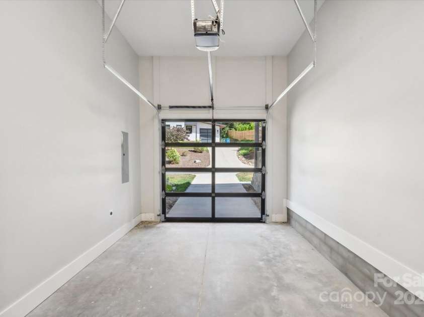 207 Torch Light Way, Asheville, NC 28806.  MLS# CAR4159369, YatesRealty ID 3555. Garage