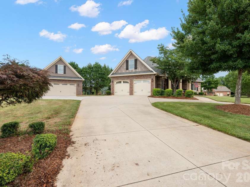 708 Cedar Hill Drive, Shelby, NC 28152.  MLS# CAR4400566, YatesRealty ID 35550. 