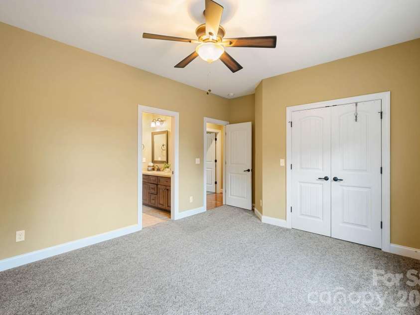 708 Cedar Hill Drive, Shelby, NC 28152.  MLS# CAR4400566, YatesRealty ID 35550. Upstairs bedroom