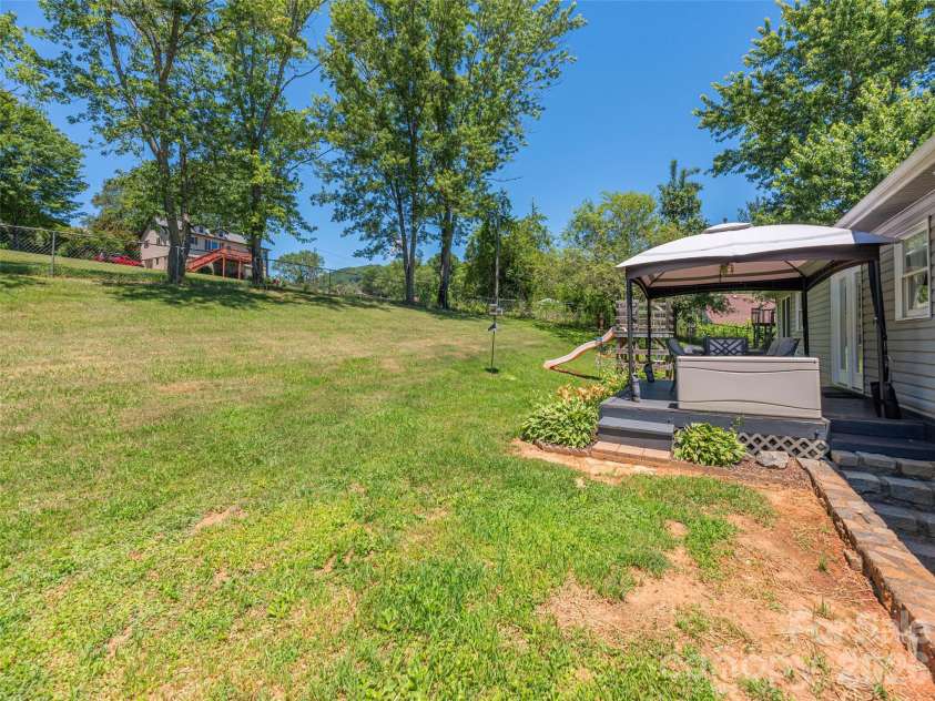219 Hookers Gap Road, Candler, NC 28715.  MLS# CAR4397484, YatesRealty ID 35551. 