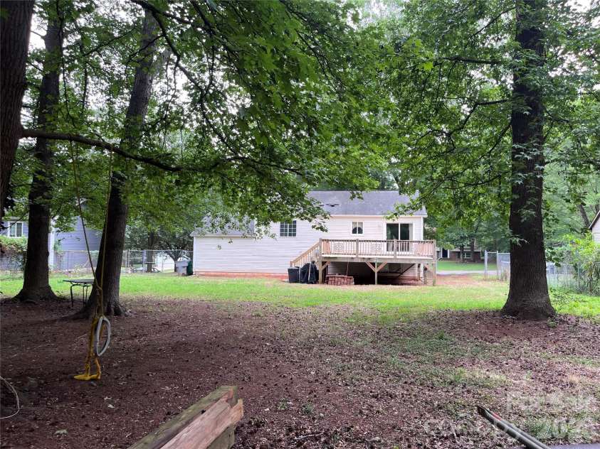 9108 Touchstone Lane, Charlotte, NC 28227.  MLS# CAR4398386, YatesRealty ID 35552. 