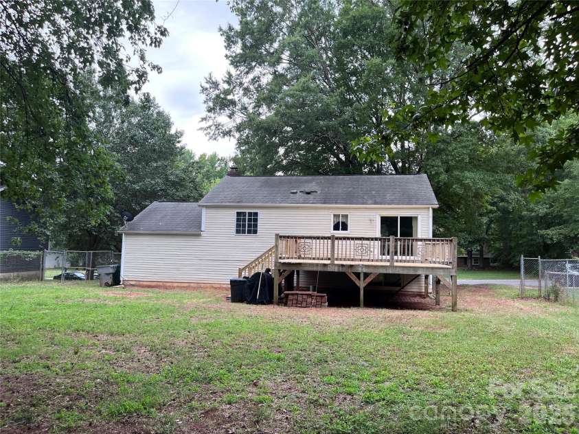 9108 Touchstone Lane, Charlotte, NC 28227.  MLS# CAR4398386, YatesRealty ID 35552. 