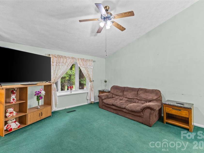 9108 Touchstone Lane, Charlotte, NC 28227.  MLS# CAR4398386, YatesRealty ID 35552. 