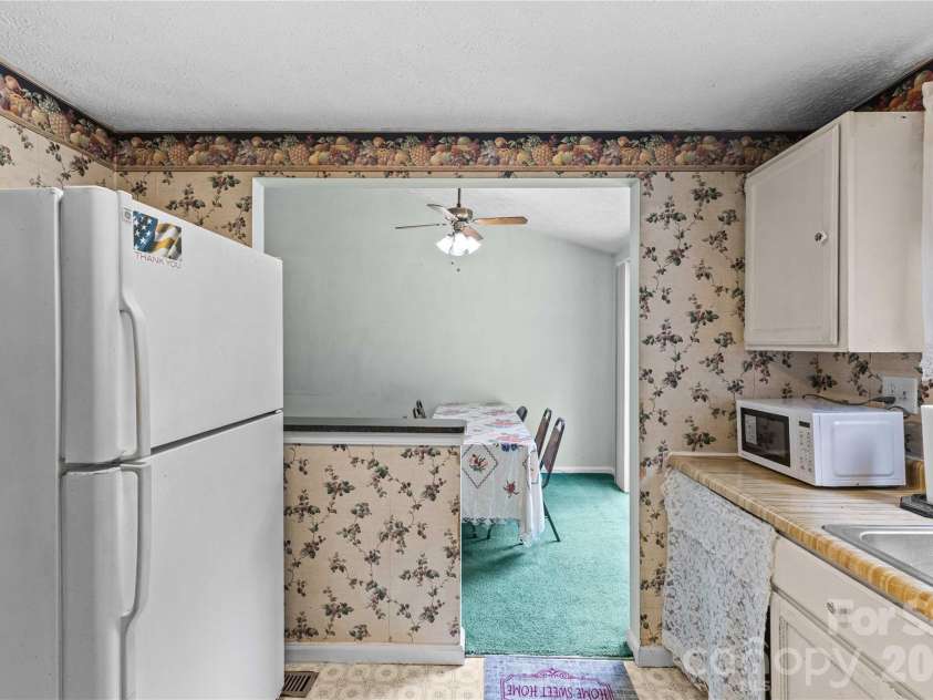 9108 Touchstone Lane, Charlotte, NC 28227.  MLS# CAR4398386, YatesRealty ID 35552. 