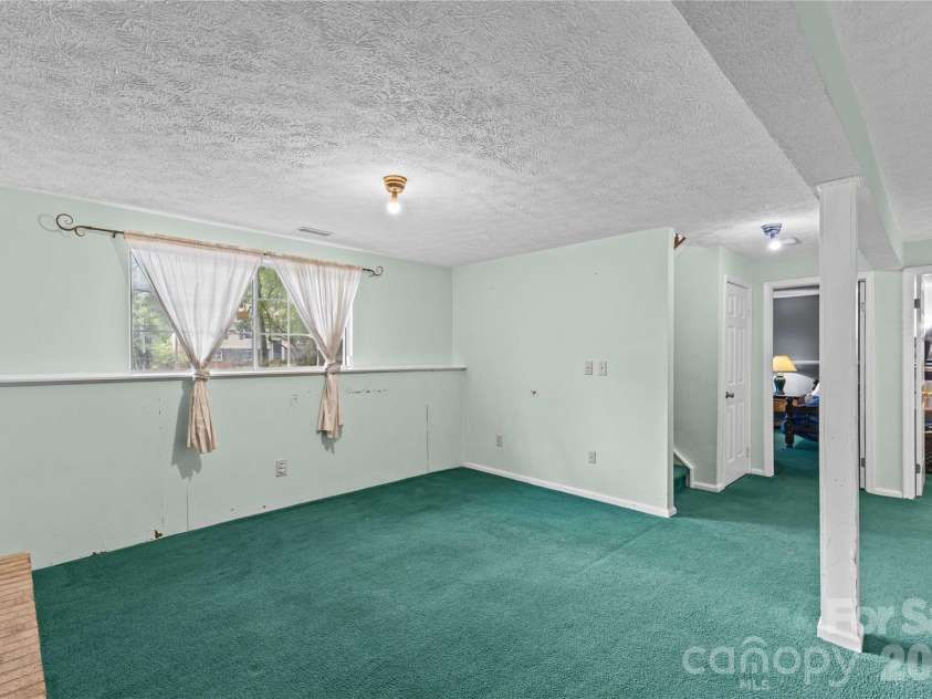 9108 Touchstone Lane, Charlotte, NC 28227.  MLS# CAR4398386, YatesRealty ID 35552. 